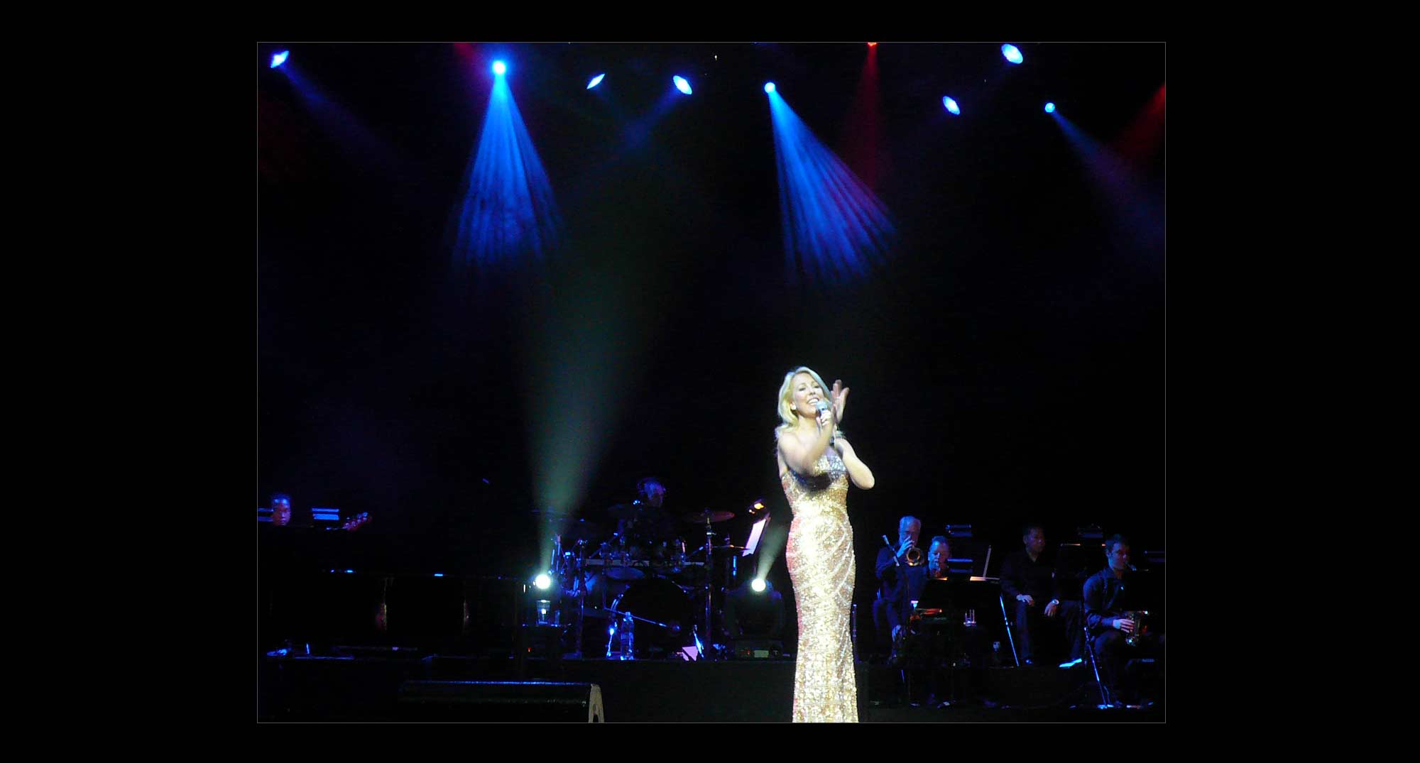 Belinda Marks performing