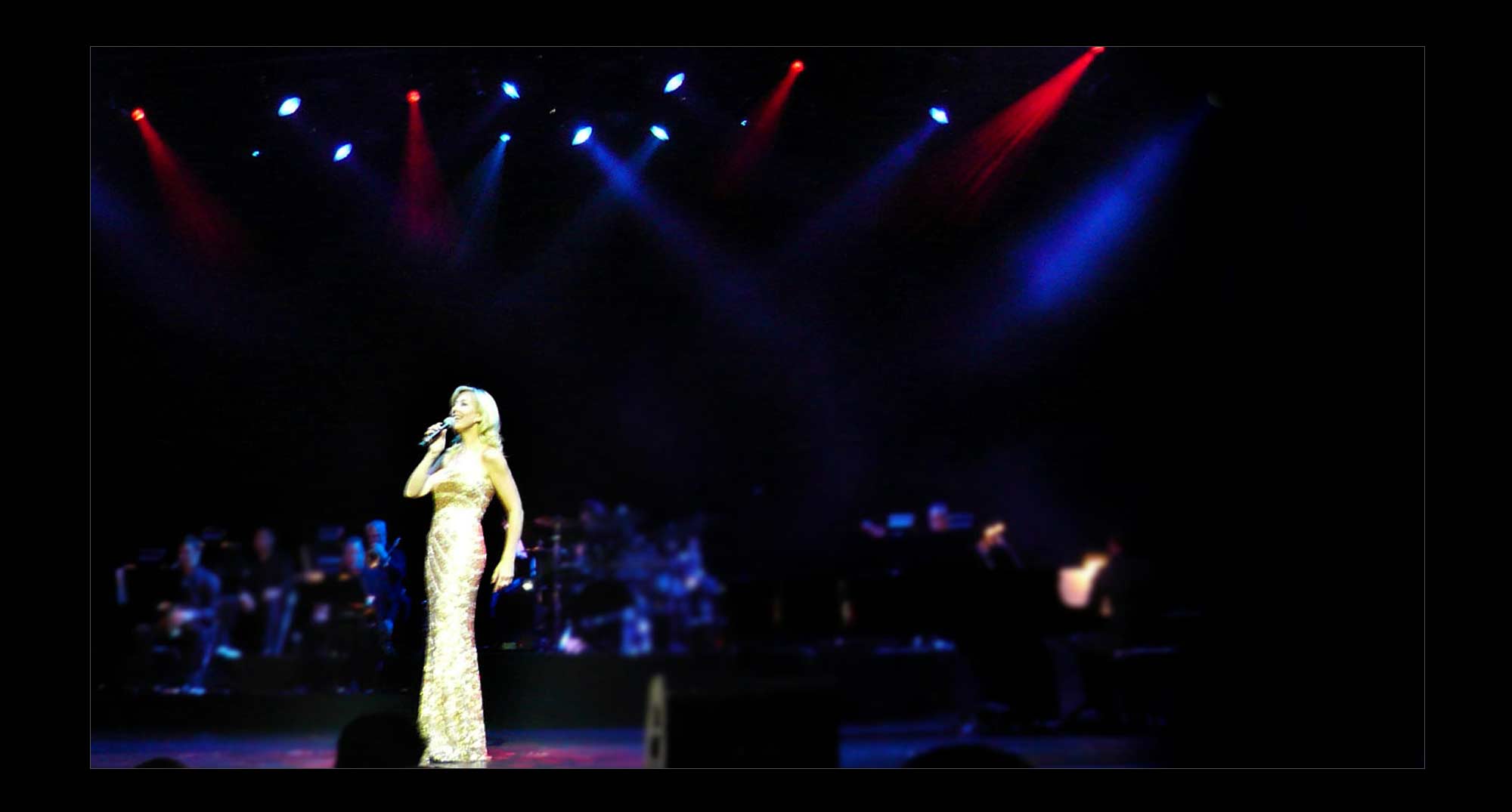 Belinda Marks performing